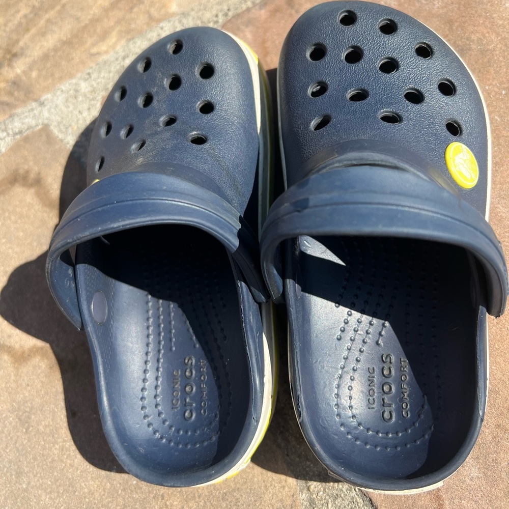 Crocs navy blue